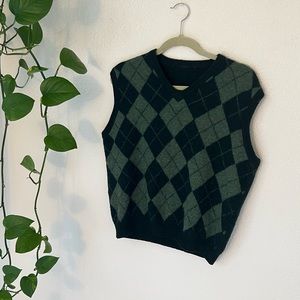 Green argyle vest💚🧣